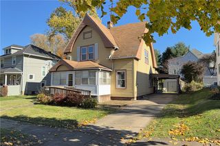 133 S 7th St, Sharpsville, PA 16150