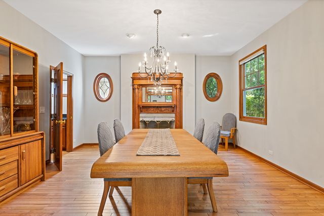 390 Grandview Avenue, Glen Ellyn, IL 60137