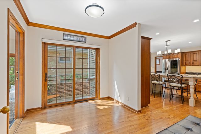 390 Grandview Avenue, Glen Ellyn, IL 60137
