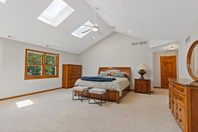 390 Grandview Avenue, Glen Ellyn, IL 60137