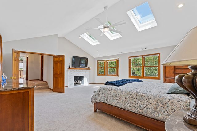 390 Grandview Avenue, Glen Ellyn, IL 60137