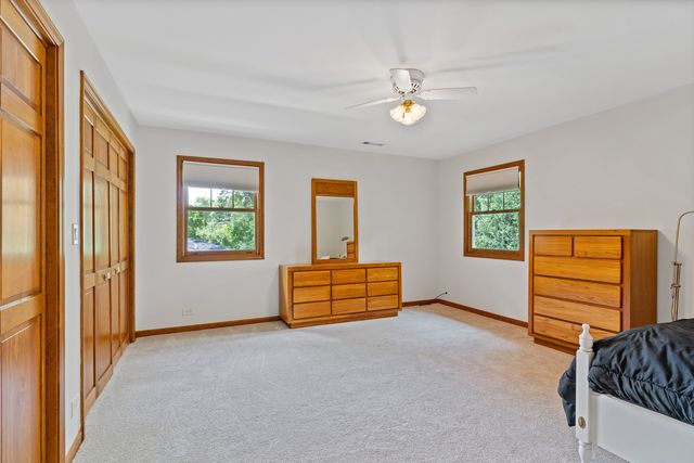 390 Grandview Avenue, Glen Ellyn, IL 60137