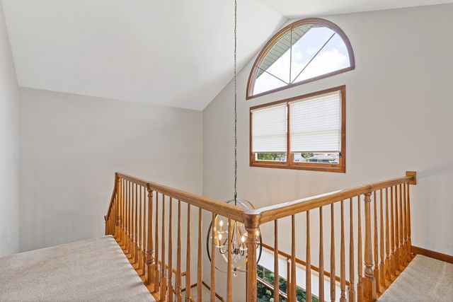 390 Grandview Avenue, Glen Ellyn, IL 60137