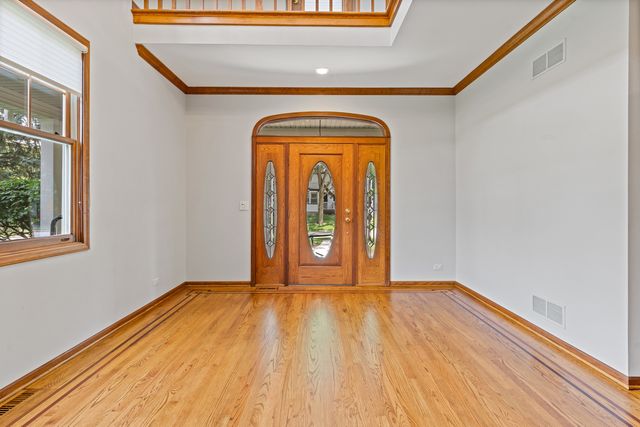 390 Grandview Avenue, Glen Ellyn, IL 60137