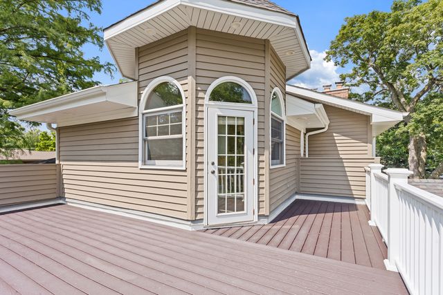 390 Grandview Avenue, Glen Ellyn, IL 60137