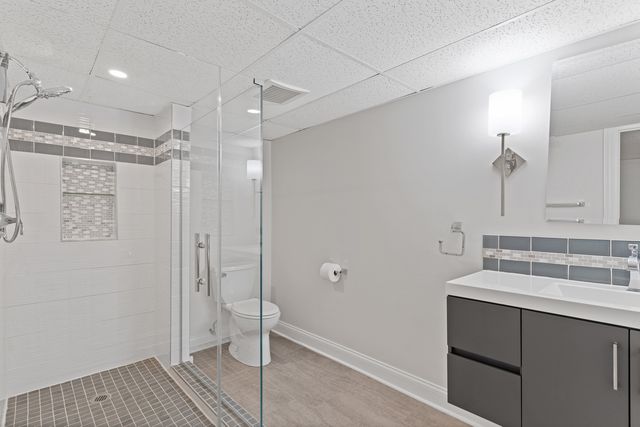 390 Grandview Avenue, Glen Ellyn, IL 60137
