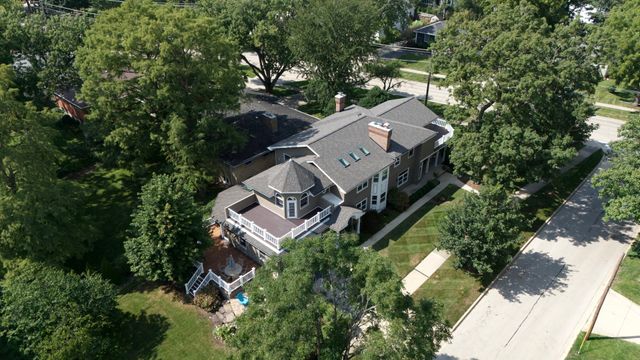 390 Grandview Avenue, Glen Ellyn, IL 60137