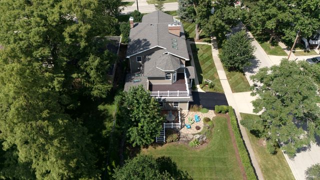 390 Grandview Avenue, Glen Ellyn, IL 60137