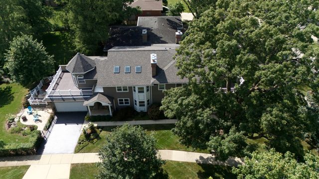 390 Grandview Avenue, Glen Ellyn, IL 60137