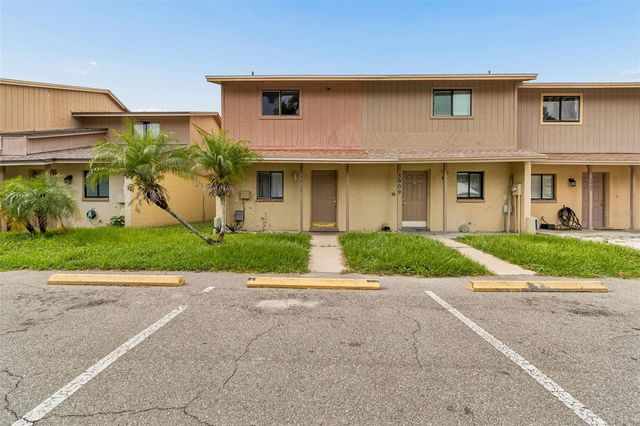 3911 OAK LIMB COURT, Tampa, FL 33614
