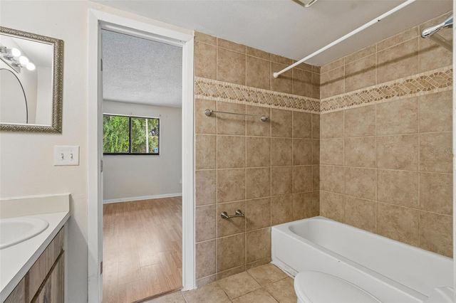 3911 OAK LIMB COURT, Tampa, FL 33614