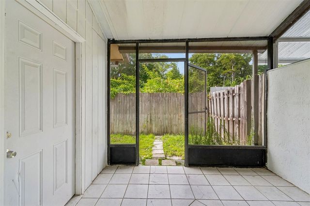 3911 OAK LIMB COURT, Tampa, FL 33614
