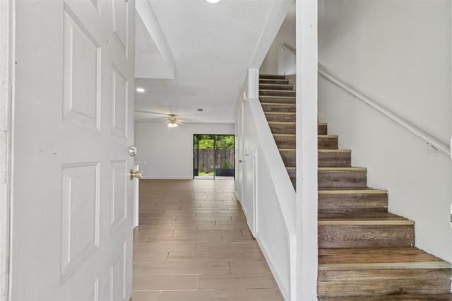 3911 OAK LIMB COURT, Tampa, FL 33614