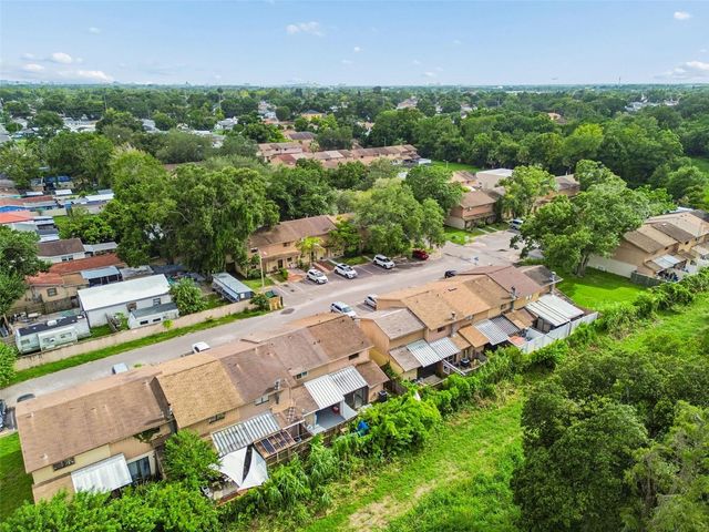 3911 OAK LIMB COURT, Tampa, FL 33614