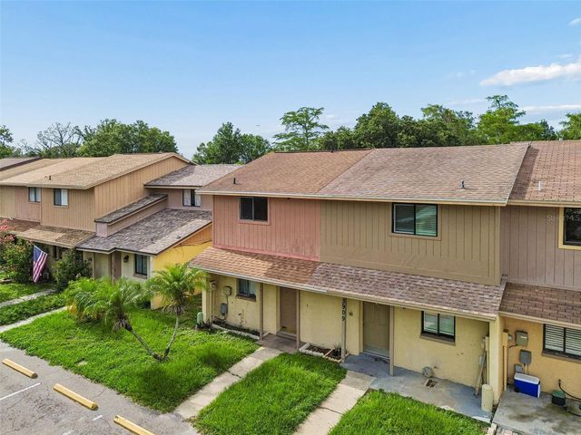 3911 OAK LIMB COURT, Tampa, FL 33614