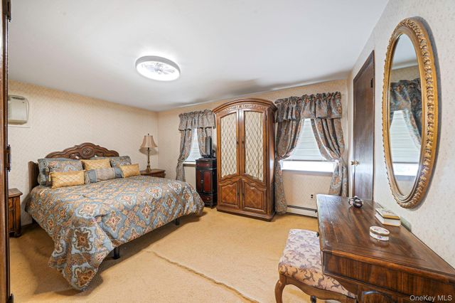 568 Chestnut Lane, East Meadow, NY 11554