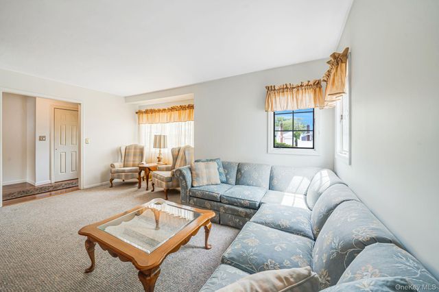 568 Chestnut Lane, East Meadow, NY 11554