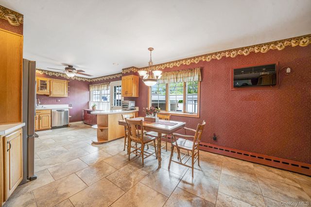 568 Chestnut Lane, East Meadow, NY 11554