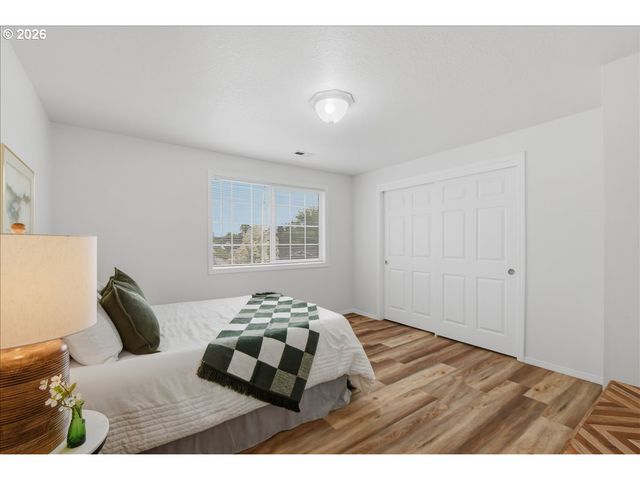 1804 Ne 154TH St, Vancouver, WA 98686