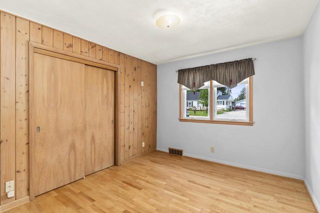 2627 W HEATHER AVENUE, Appleton, WI 54914