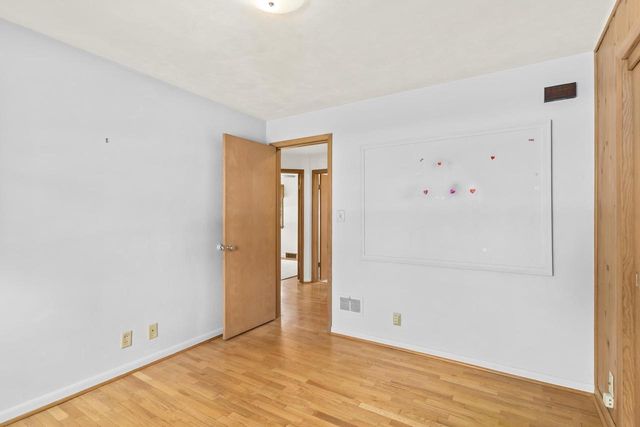2627 W HEATHER AVENUE, Appleton, WI 54914