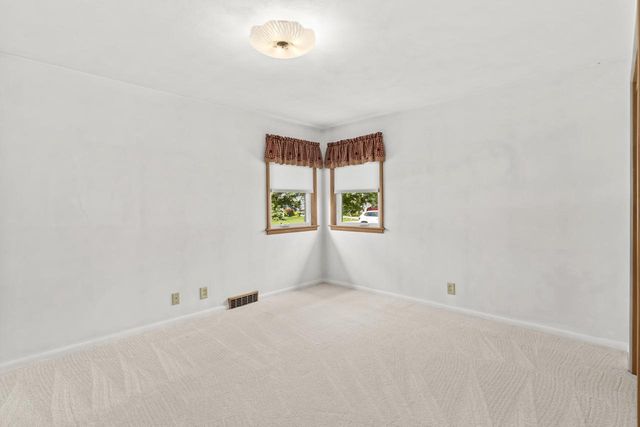 2627 W HEATHER AVENUE, Appleton, WI 54914