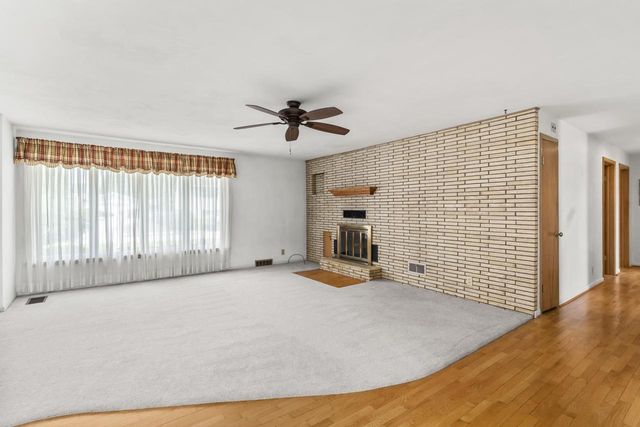 2627 W HEATHER AVENUE, Appleton, WI 54914