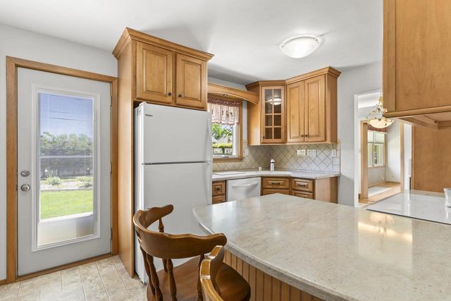 2627 W HEATHER AVENUE, Appleton, WI 54914