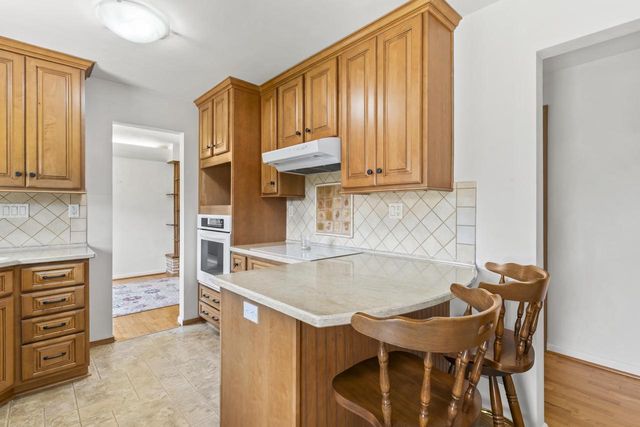 2627 W HEATHER AVENUE, Appleton, WI 54914