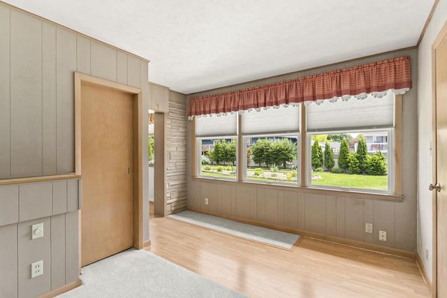 2627 W HEATHER AVENUE, Appleton, WI 54914