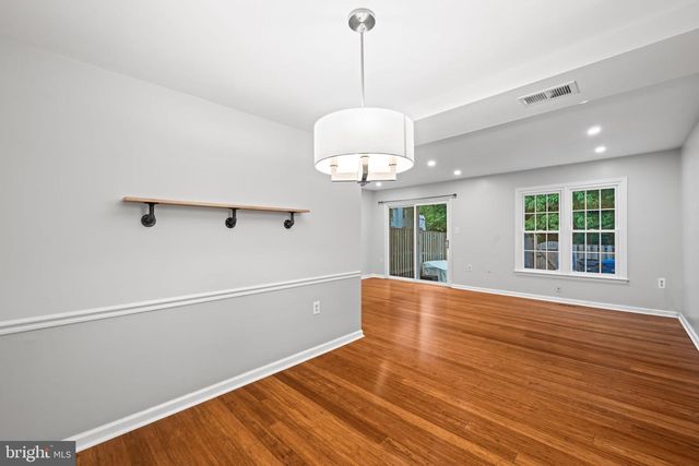 5725 RIDGE VIEW DR, Alexandria, VA 22310