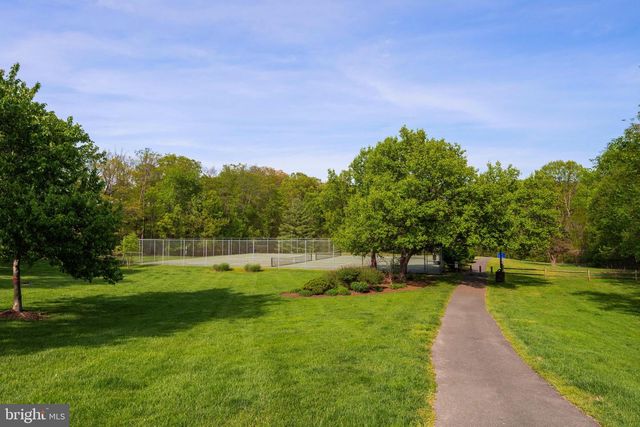 5725 RIDGE VIEW DR, Alexandria, VA 22310