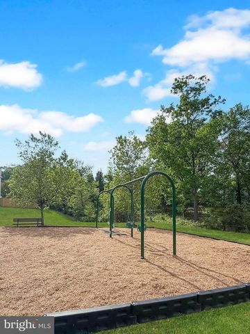 5725 RIDGE VIEW DR, Alexandria, VA 22310