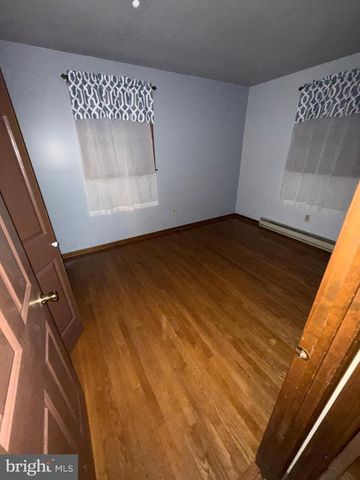 1318 HABECKER RD, Columbia, PA 17512