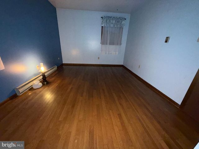 1318 HABECKER RD, Columbia, PA 17512