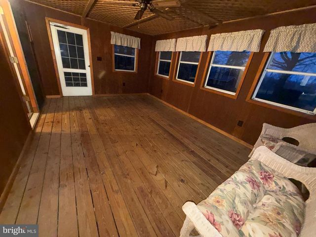 1318 HABECKER RD, Columbia, PA 17512