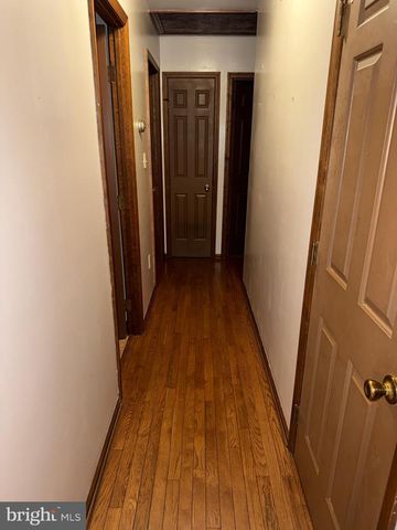 1318 HABECKER RD, Columbia, PA 17512