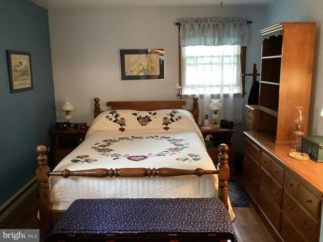 1318 HABECKER RD, Columbia, PA 17512