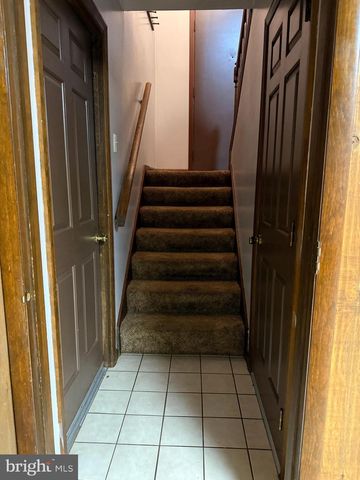 1318 HABECKER RD, Columbia, PA 17512