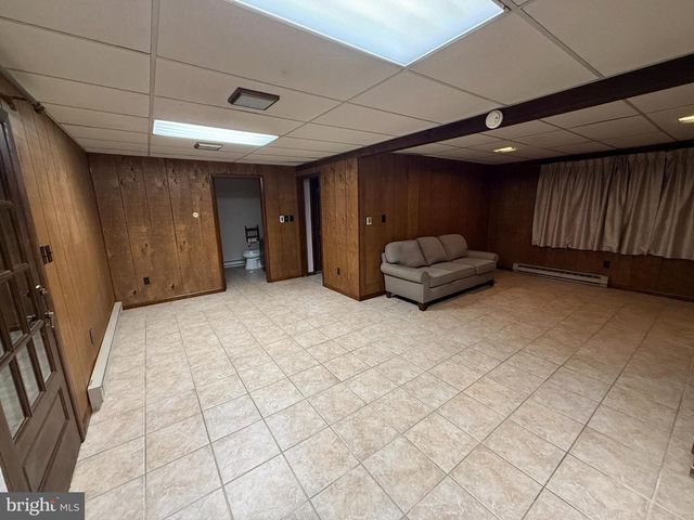 1318 HABECKER RD, Columbia, PA 17512