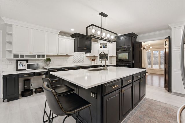 1305 20th Street, West Des Moines, IA 50265