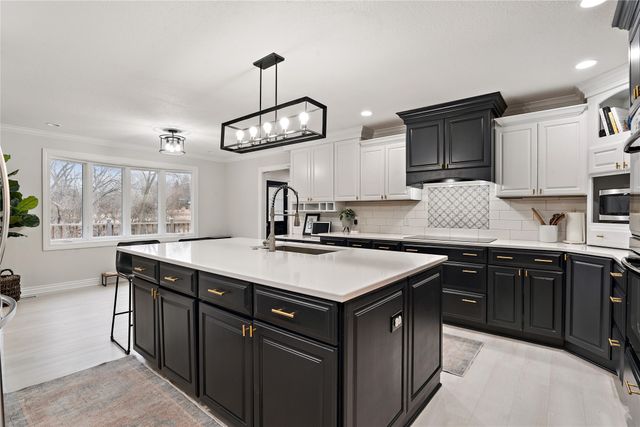 1305 20th Street, West Des Moines, IA 50265