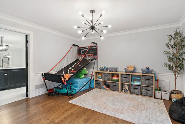 1305 20th Street, West Des Moines, IA 50265