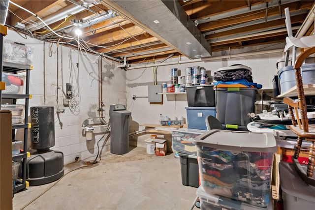 1305 20th Street, West Des Moines, IA 50265