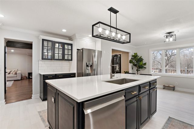 1305 20th Street, West Des Moines, IA 50265