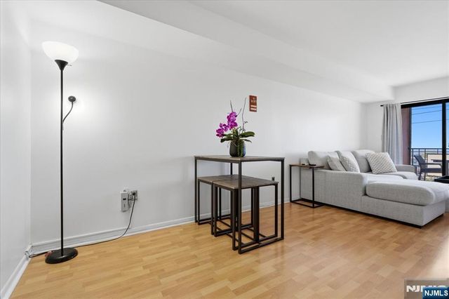 1906 Paterson Plank Road 2E, North Bergen, NJ 07047