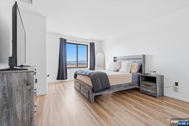 1906 Paterson Plank Road 2E, North Bergen, NJ 07047