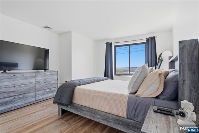 1906 Paterson Plank Road 2E, North Bergen, NJ 07047