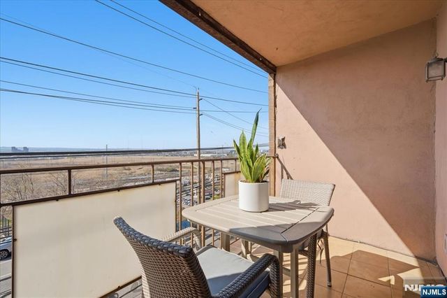 1906 Paterson Plank Road 2E, North Bergen, NJ 07047