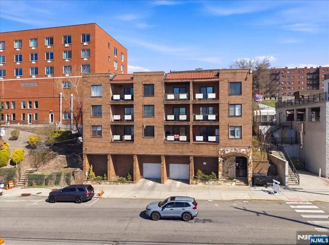 1906 Paterson Plank Road 2E, North Bergen, NJ 07047